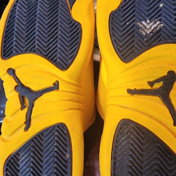 NICE Nike 23 Air Jordan 12 XII Retro GS Black University Gold 2020 3Y 4.5 Women - Picture 5 of 6